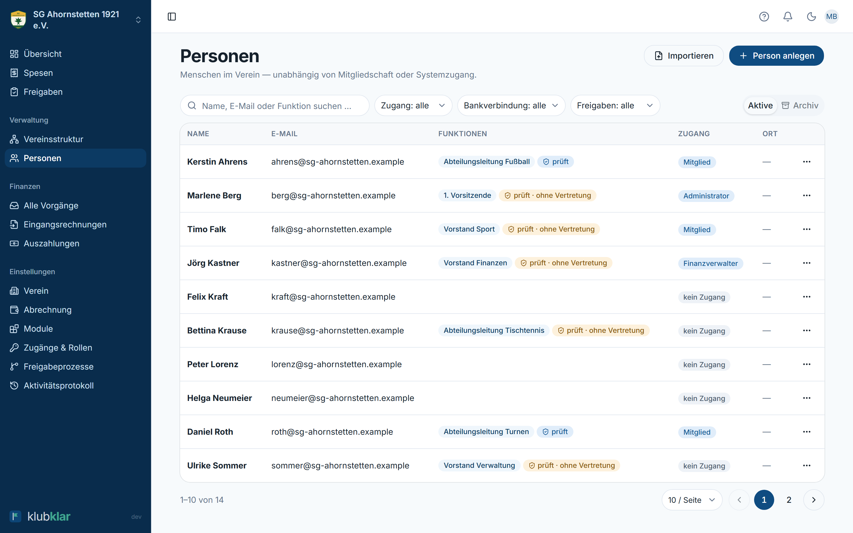 Personenliste mit Suche, Filtern und Funktionen